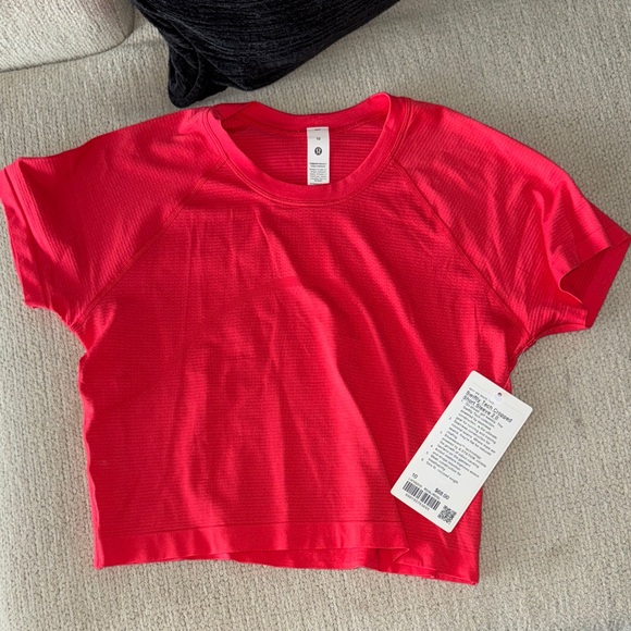 Lululemon Athletica Swiftly Tech Crop Top - Picture 2 of 3